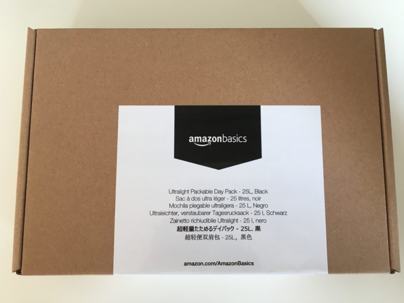 箱に入っったアマゾンのデイバッグ