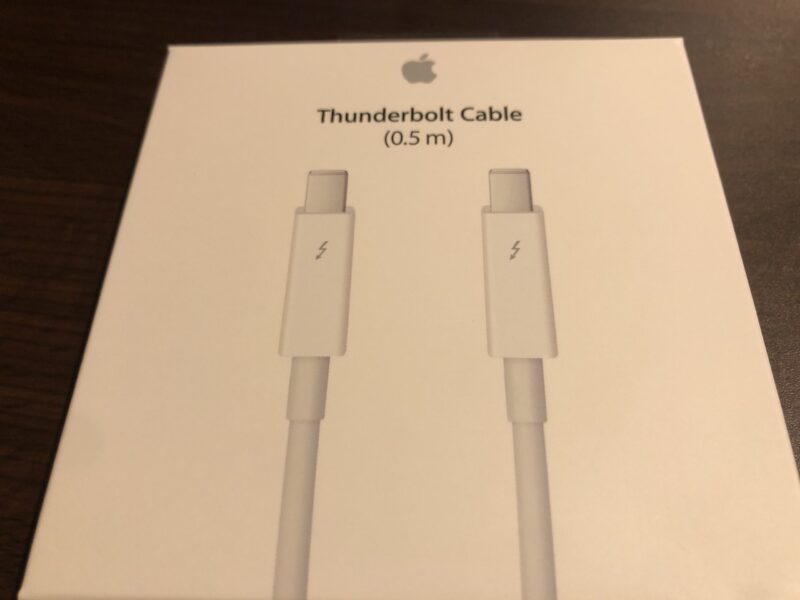  Apple Thunderboltケーブル (0.5 m)